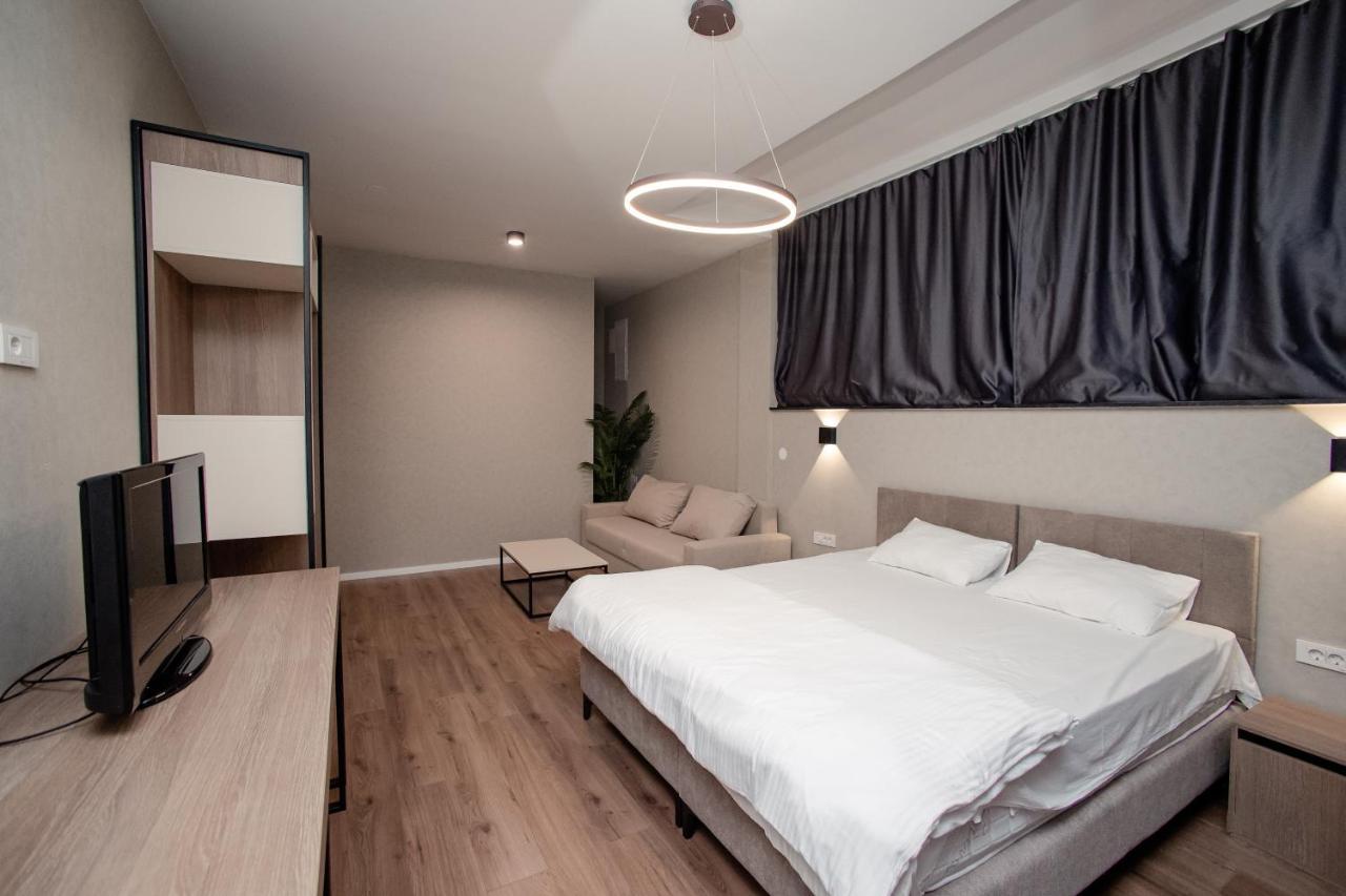 Griffon Bar Food Apartments Struga Exterior photo